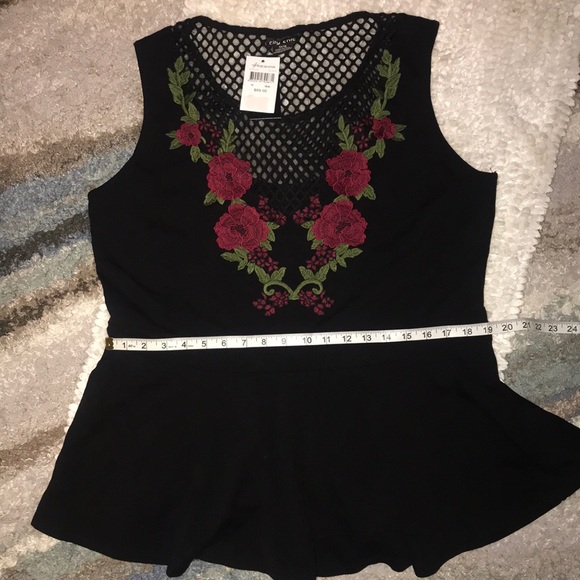 NWT City Chic Top Rose Devotion M/18W - Picture 8 of 10